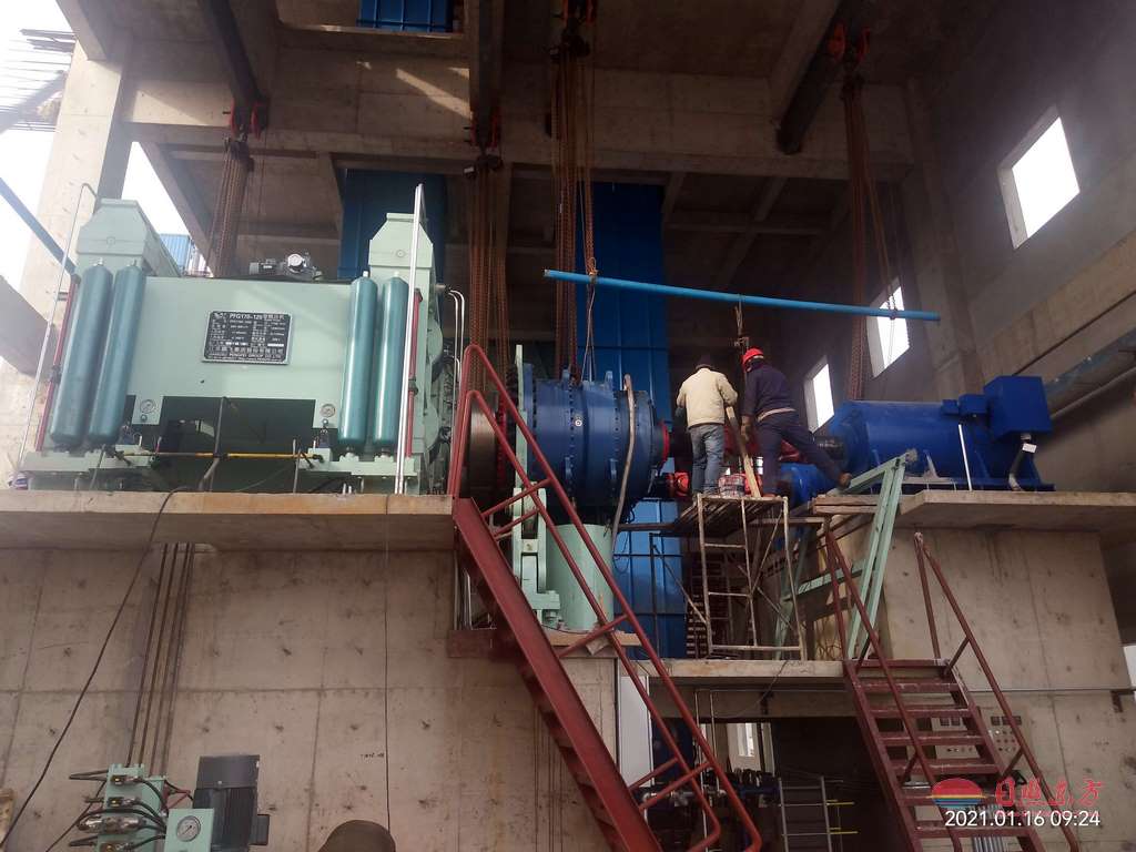 日照**建材公司1250KW輥壓機應用（現場安裝）